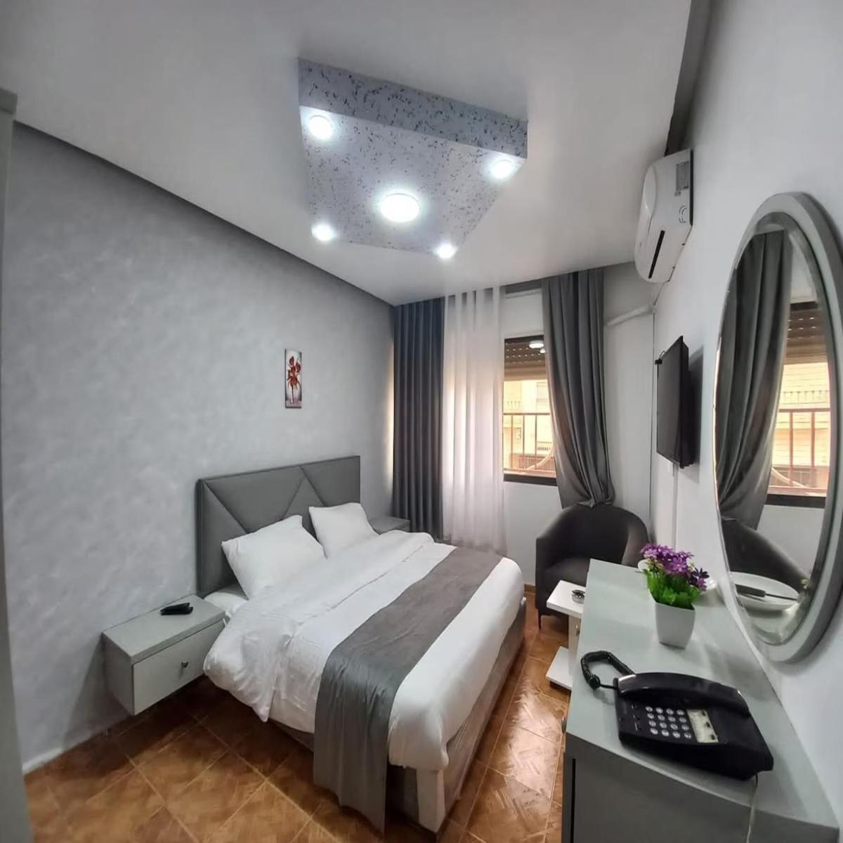 Al-Nujoom Hotel Suites Amman Exterior photo
