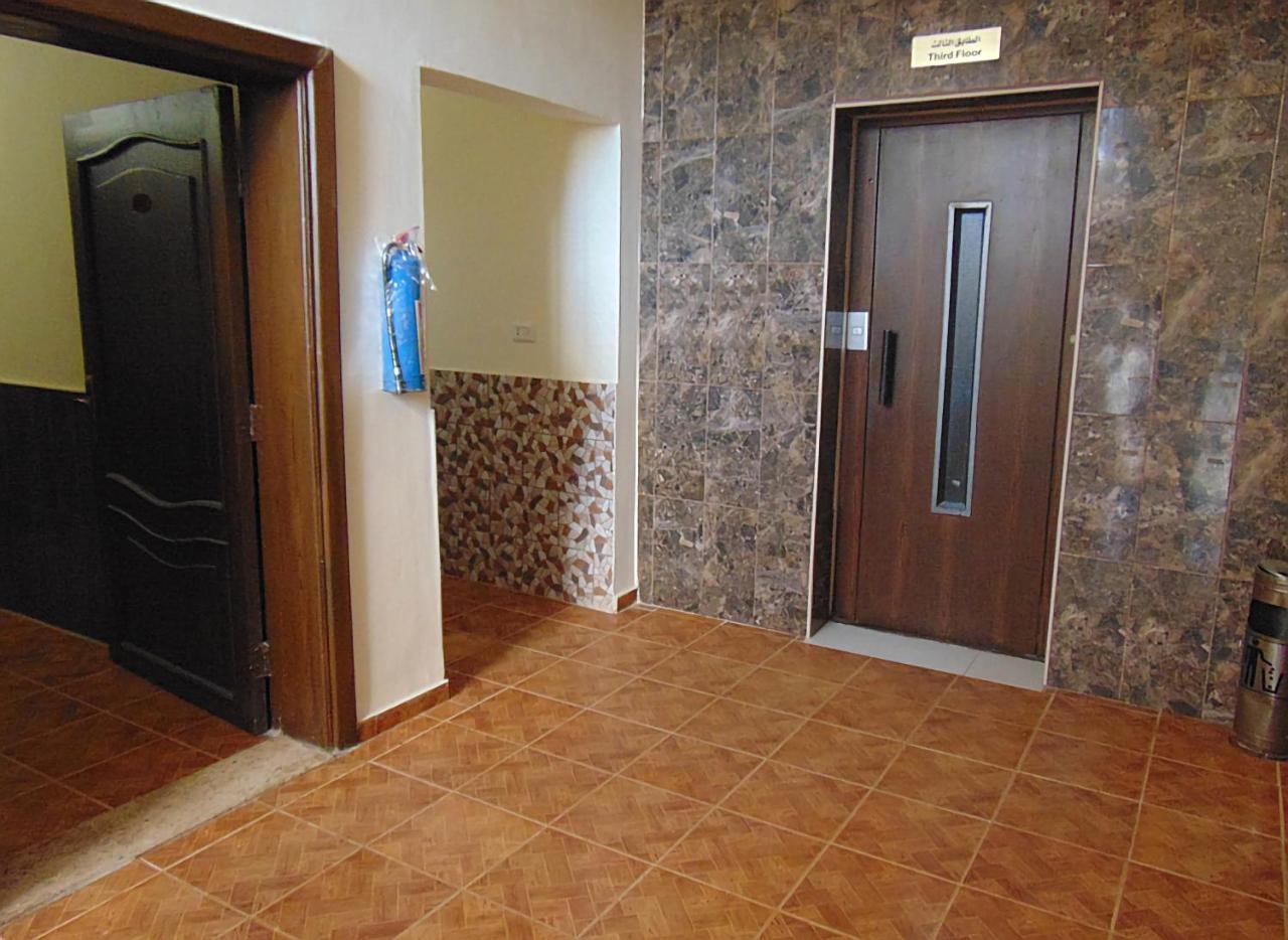 Al-Nujoom Hotel Suites Amman Exterior photo